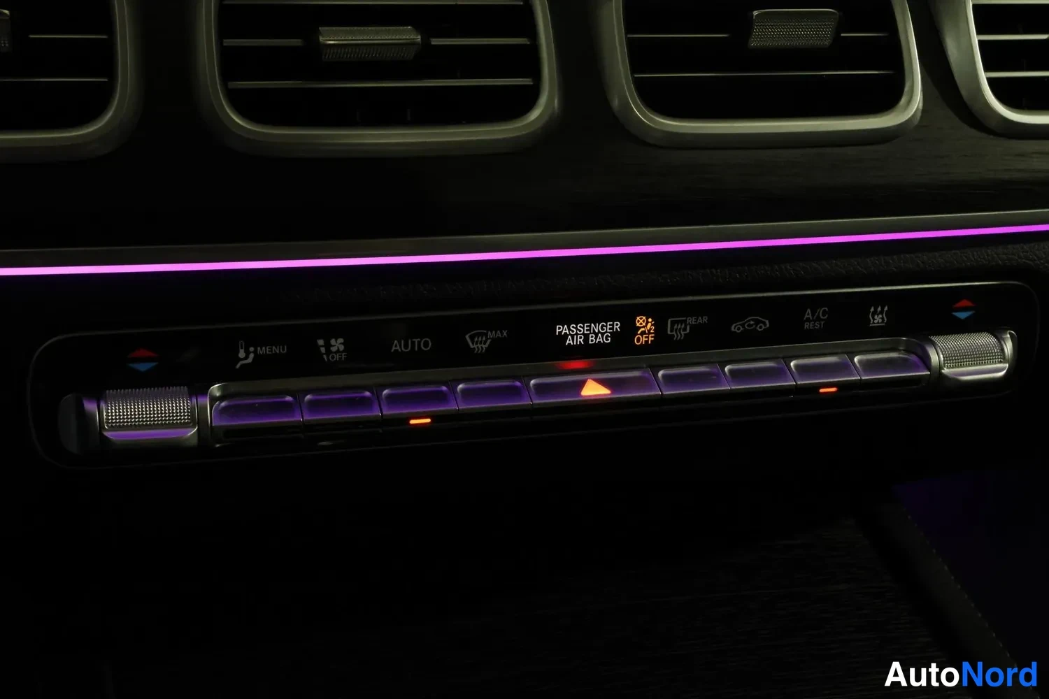 Musta Mercedes-Benz GLS 450 d 4MATIC 2024, yksityiskohta, kuva 36