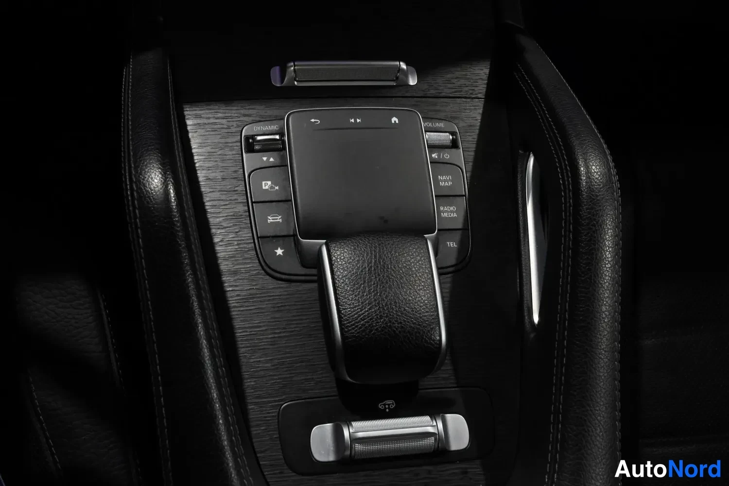 Musta Mercedes-Benz GLS 450 d 4MATIC 2024, yksityiskohta, kuva 26