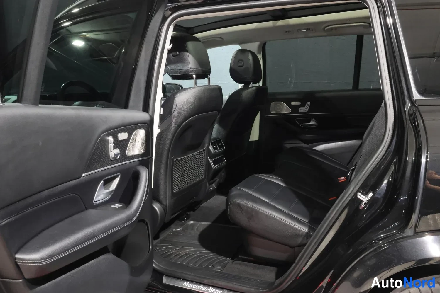 Musta Mercedes-Benz GLS 450 d 4MATIC 2024, takaistuimet, kuva 13