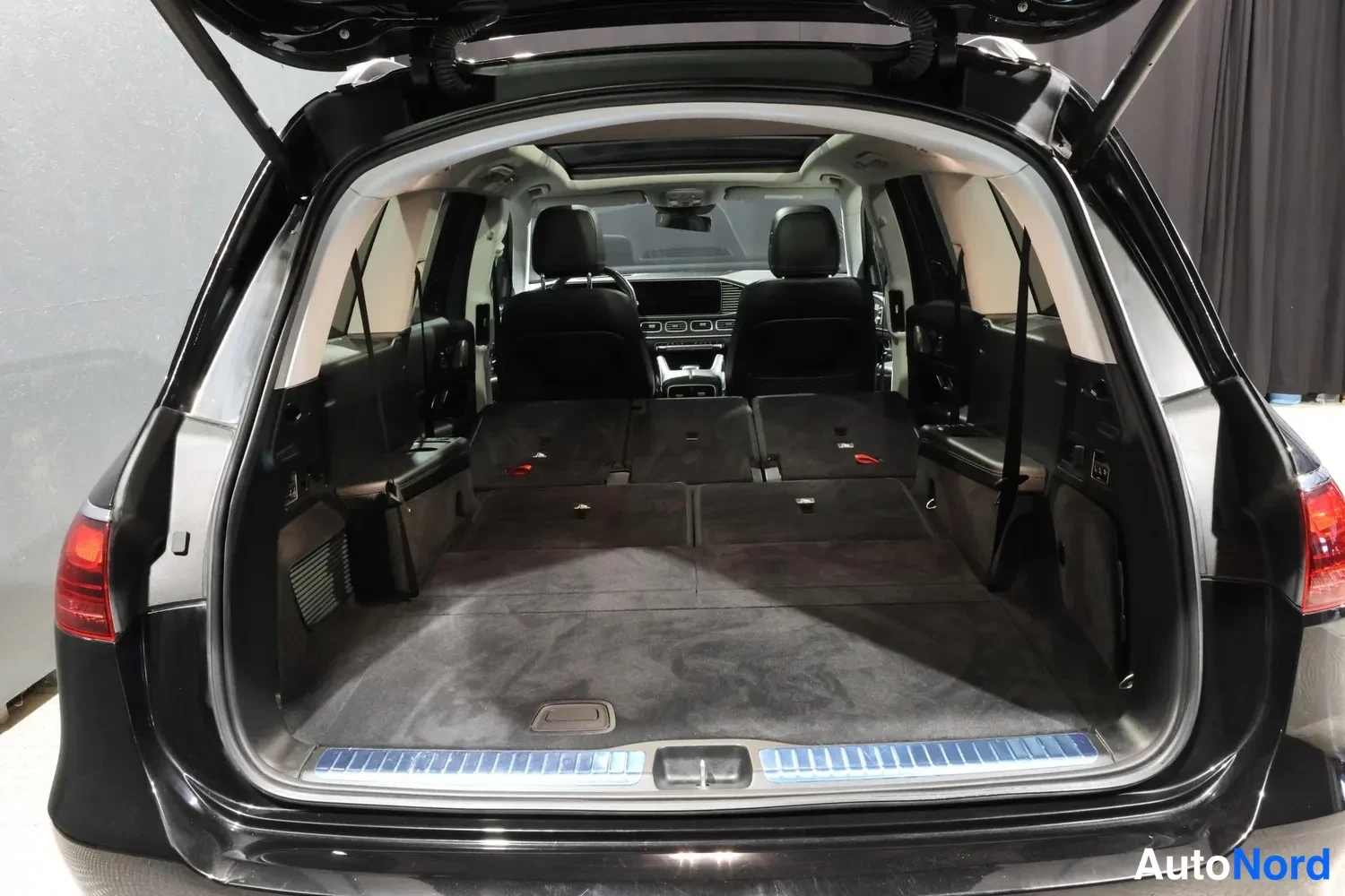 Musta Mercedes-Benz GLS 450 d 4MATIC 2024, tavaratila, kuva 17