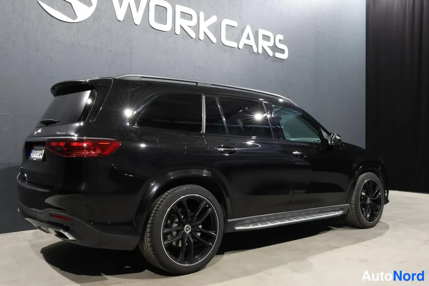 Musta Mercedes-Benz GLS 450 d 4MATIC 2024, takaviisto, kuva 6