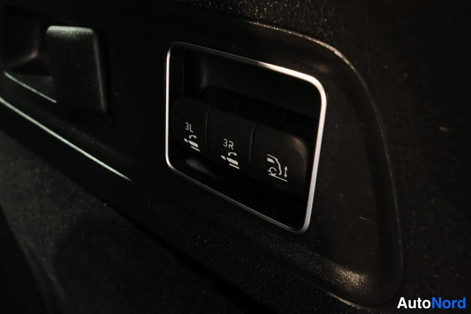 Musta Mercedes-Benz GLS 450 d 4MATIC 2024, yksityiskohta, kuva 38