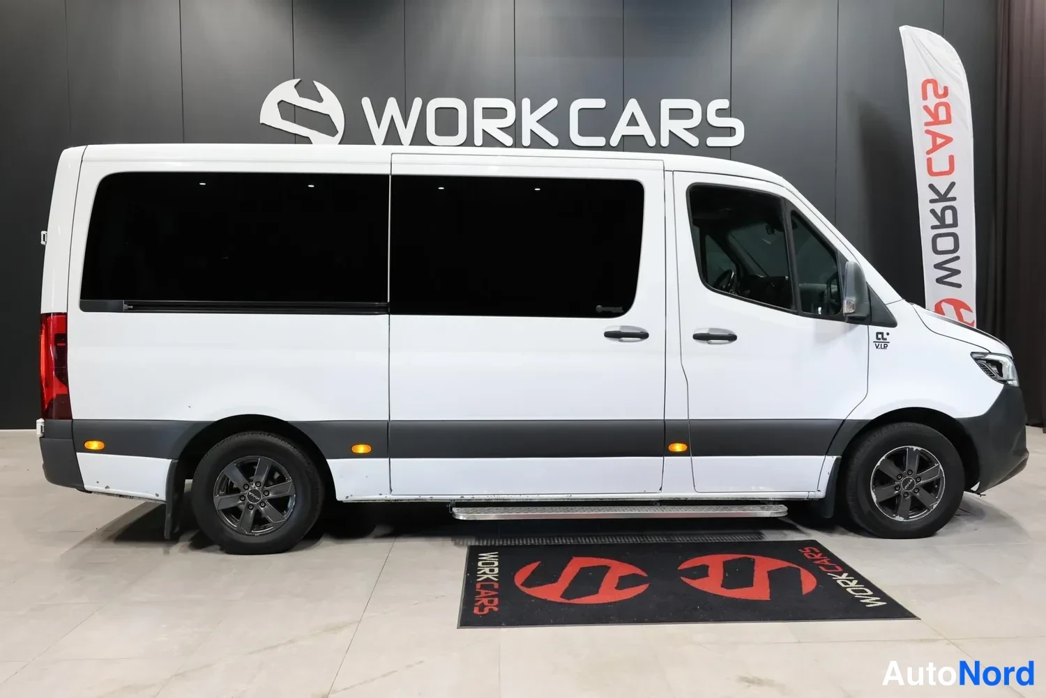 Valkoinen Mercedes-Benz Sprinter 2020, sivulta, kuva 6