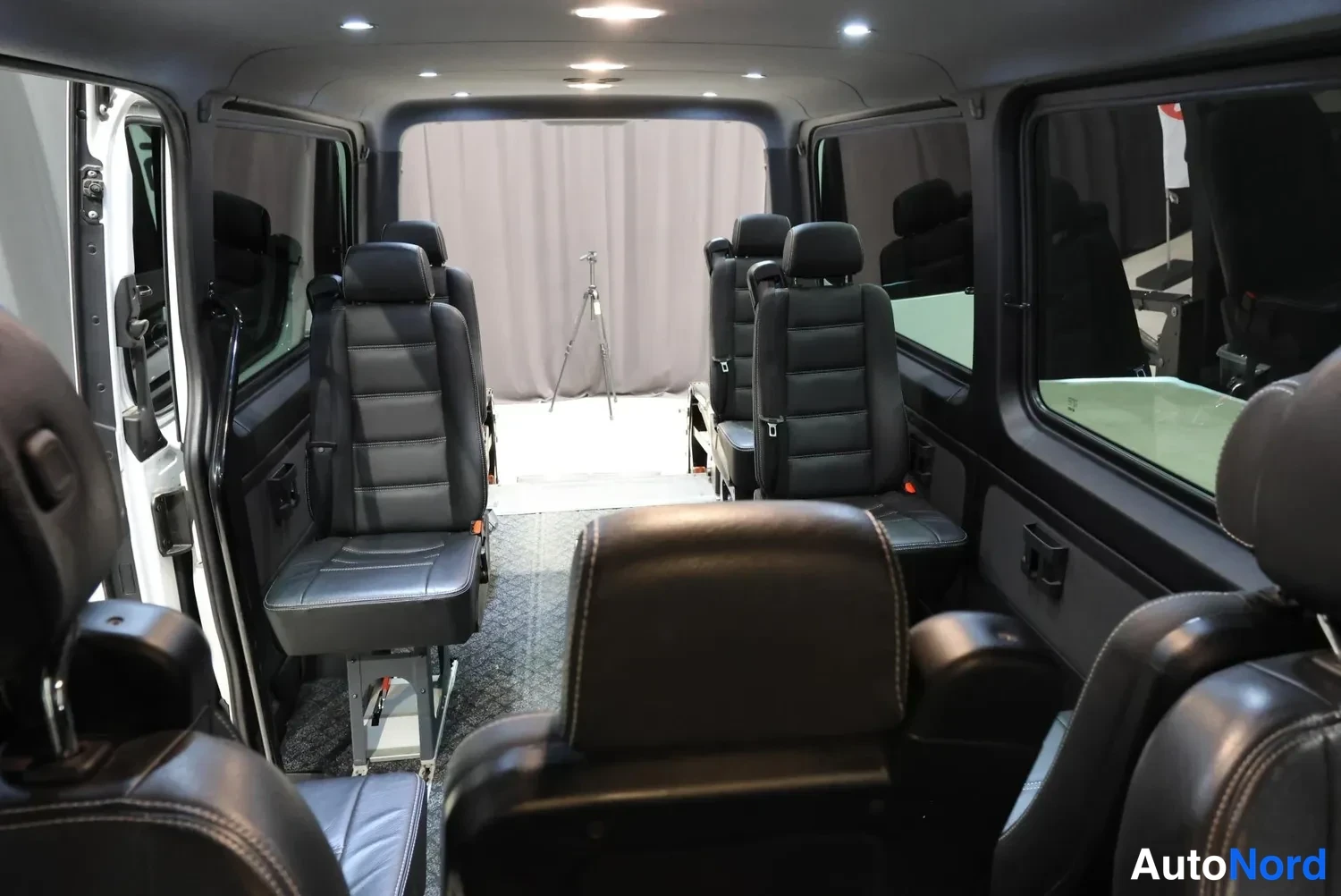 Valkoinen Mercedes-Benz Sprinter 2020, takaistuimet, kuva 20