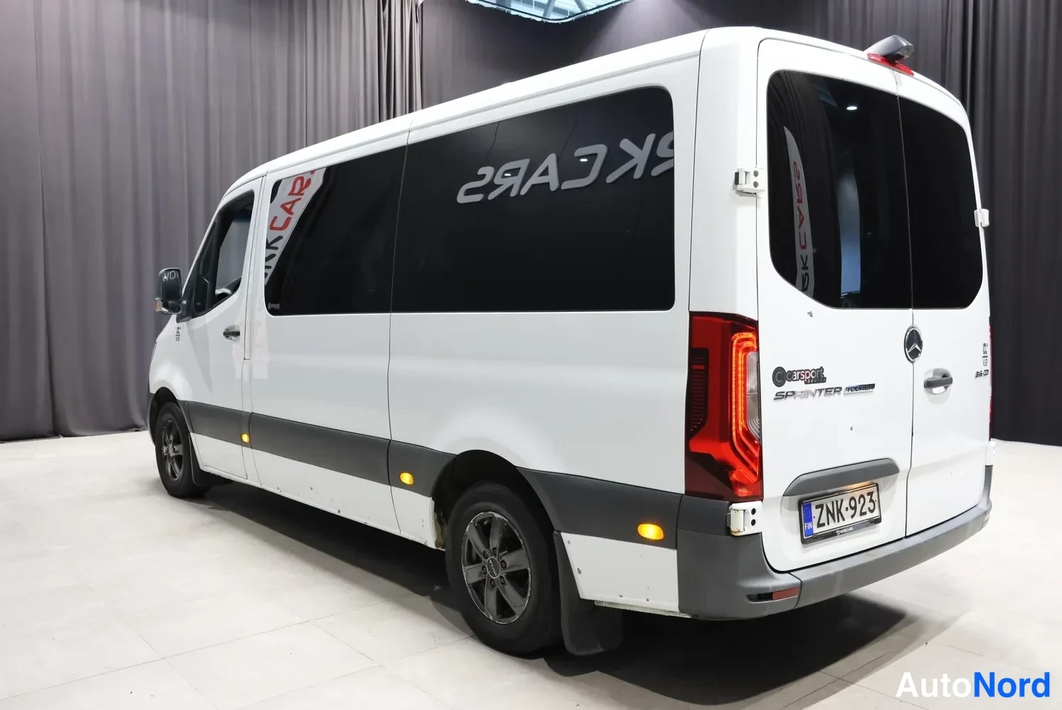 Valkoinen Mercedes-Benz Sprinter 2020, takaviisto, kuva 9