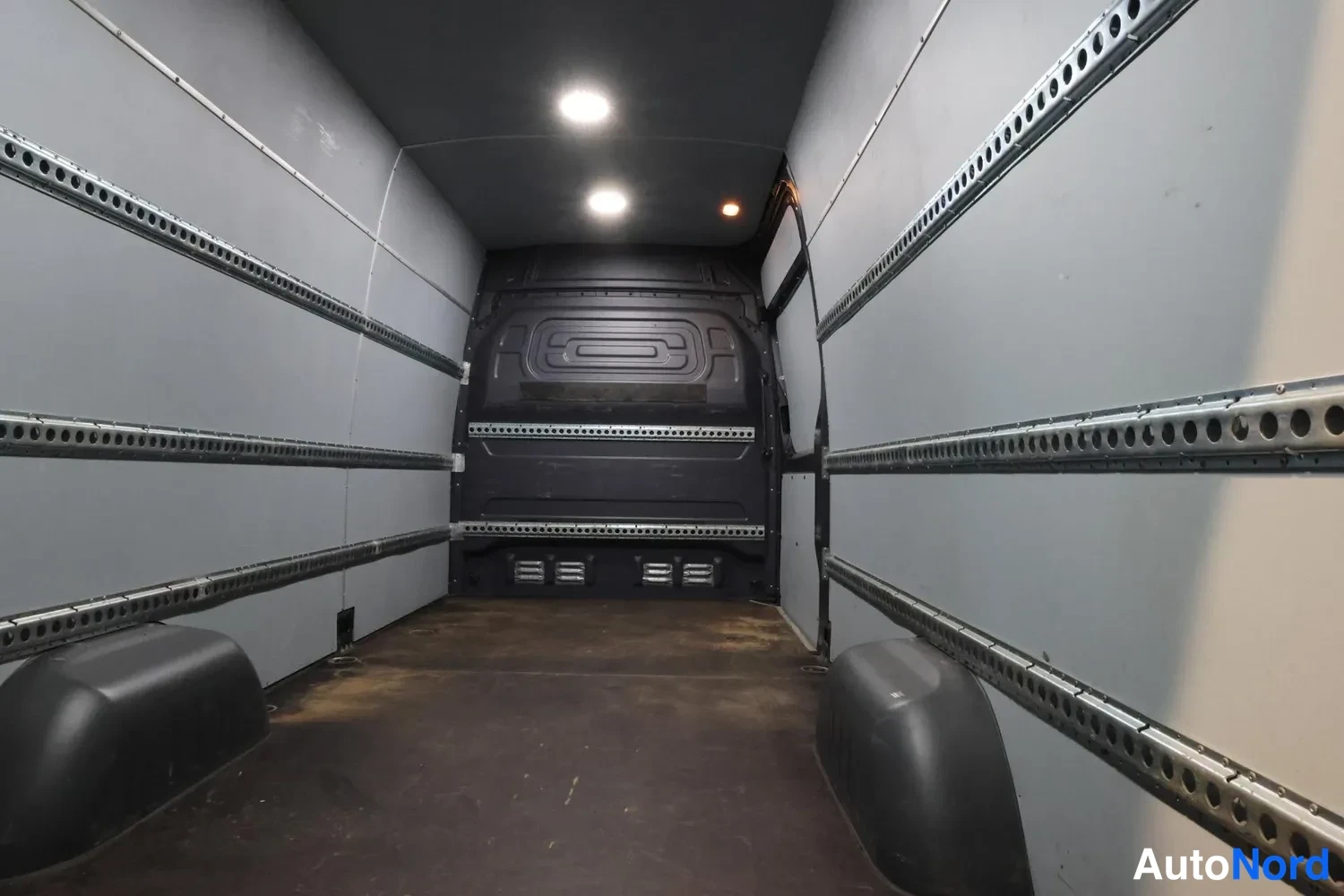 Harmaa Mercedes-Benz Sprinter 2020, tavaratila, kuva 12