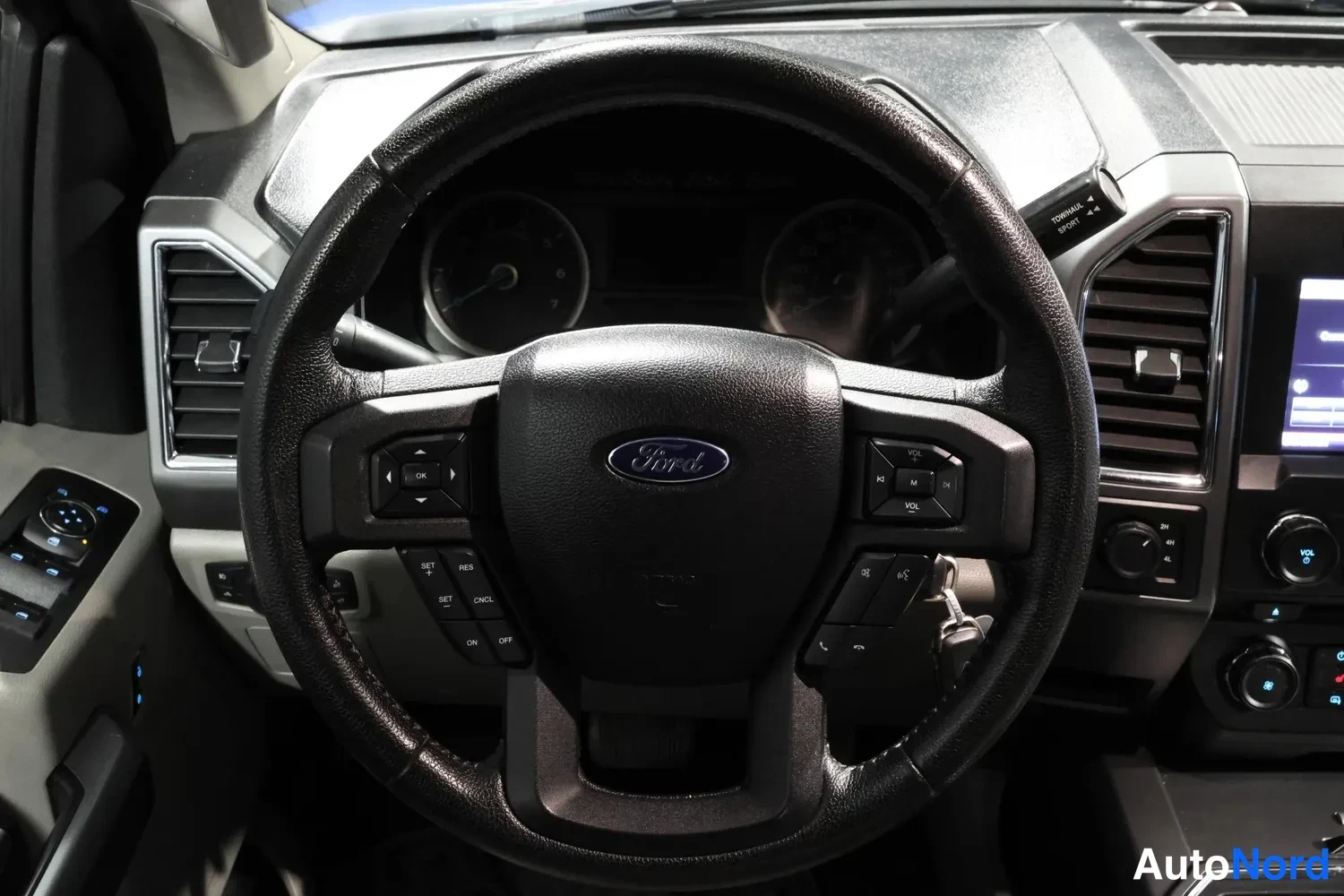 Sininen Ford F-150 2017, yksityiskohta, kuva 20