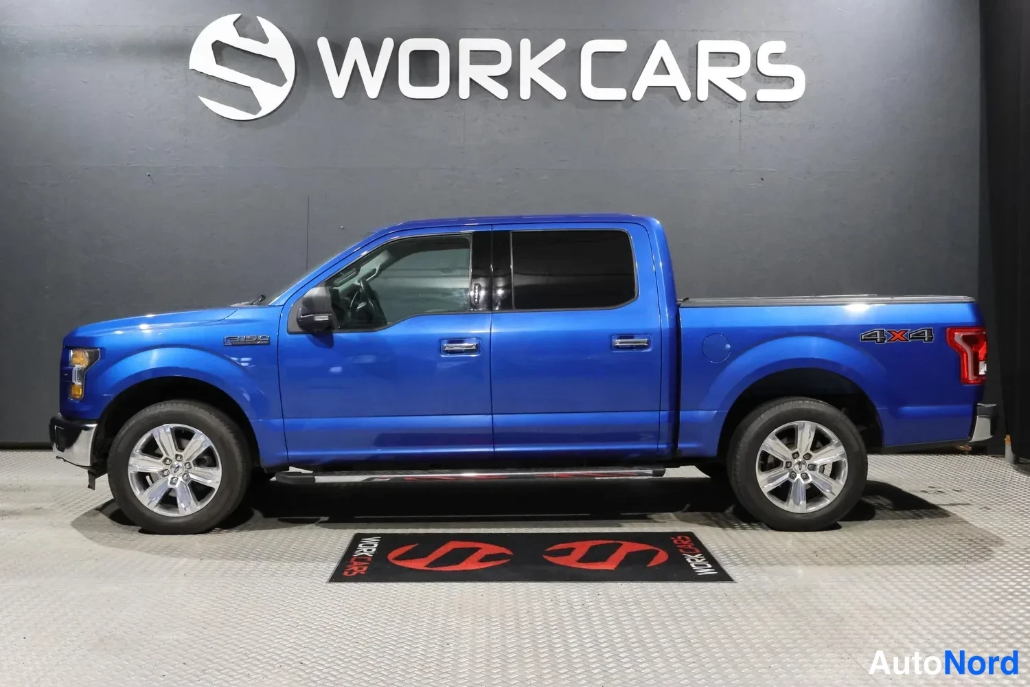 Sininen Ford F-150 2017, sivulta, kuva 6