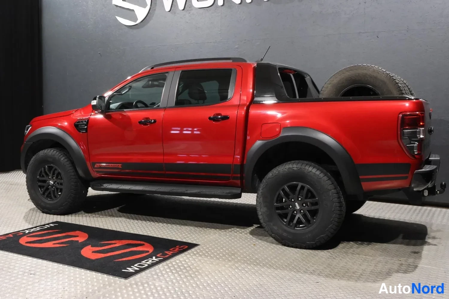 Punainen Ford Ranger 2022, takaviisto, kuva 5