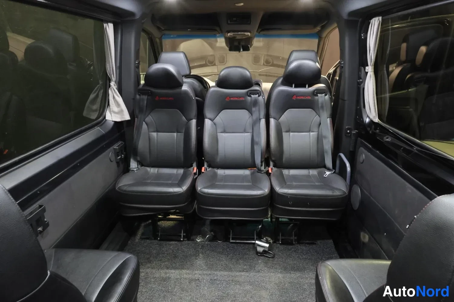 Musta Mercedes-Benz Sprinter 2021, takaistuimet, kuva 18