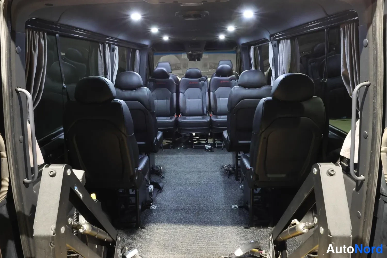 Musta Mercedes-Benz Sprinter 2021, takaistuimet, kuva 19
