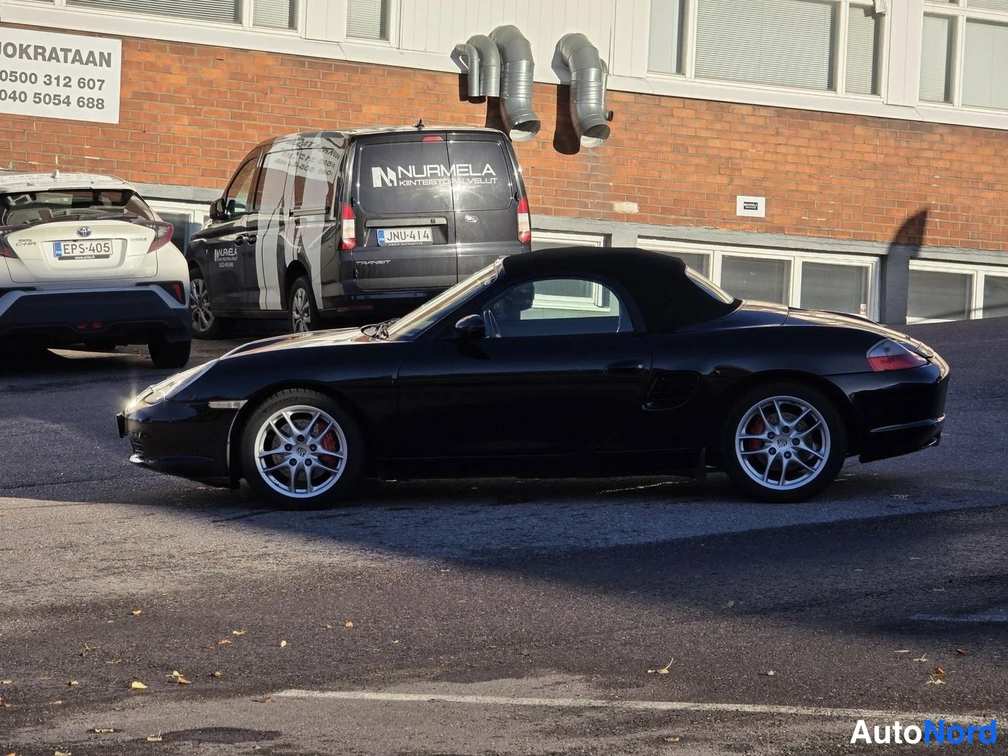 Musta Porsche Boxster S 2004, etuviisto, keula vasemmalle, kuva 4