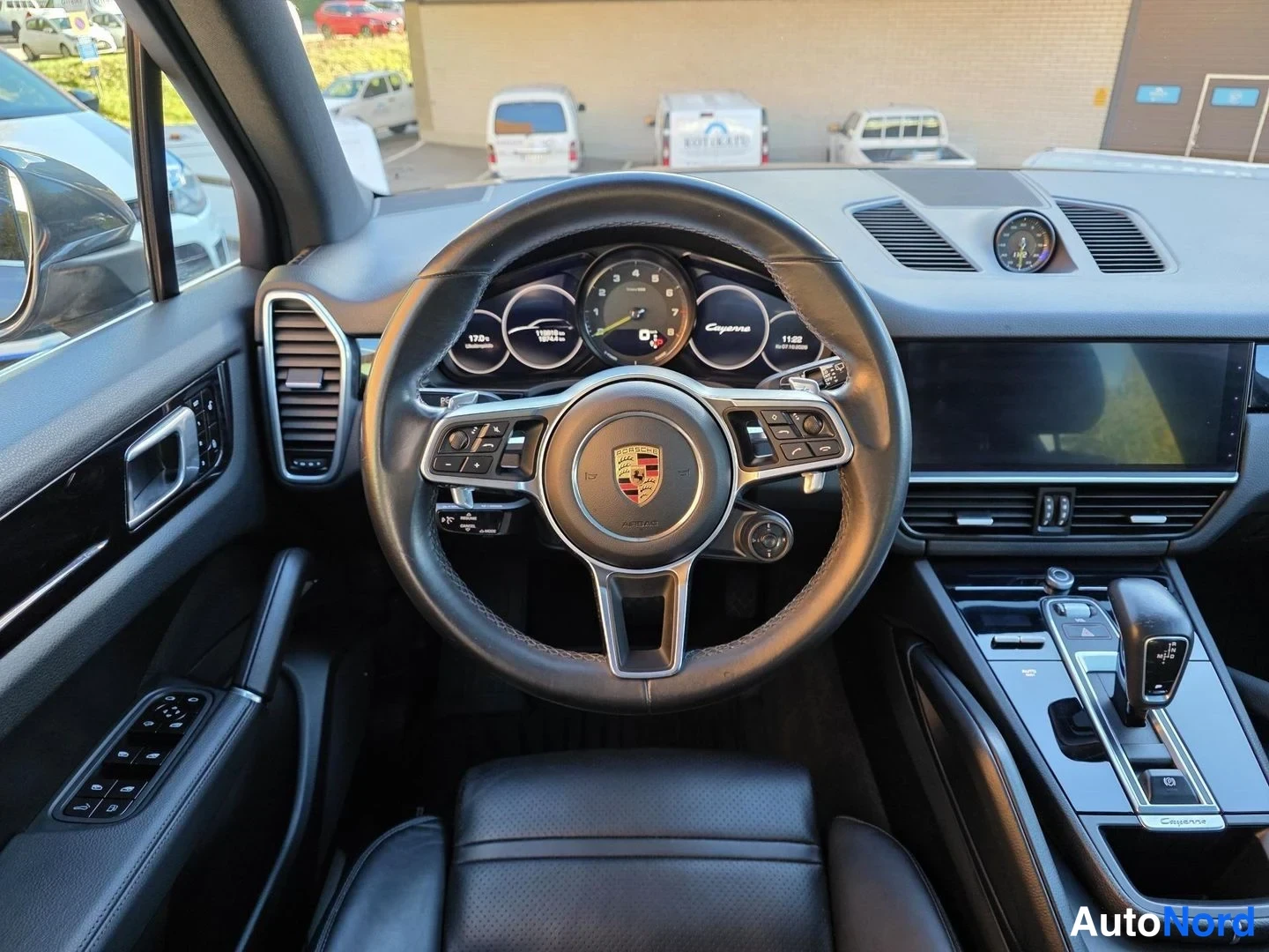 Sininen Porsche Cayenne 2019, ohjaamo, kuva 10