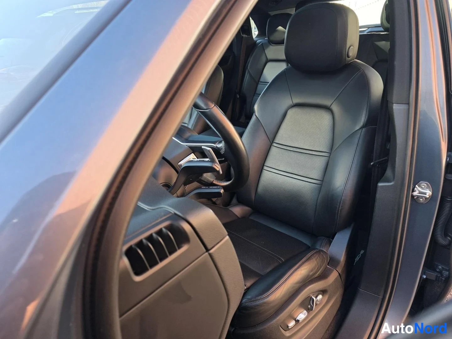 Sininen Porsche Cayenne 2019, etuistuimet, kuva 13
