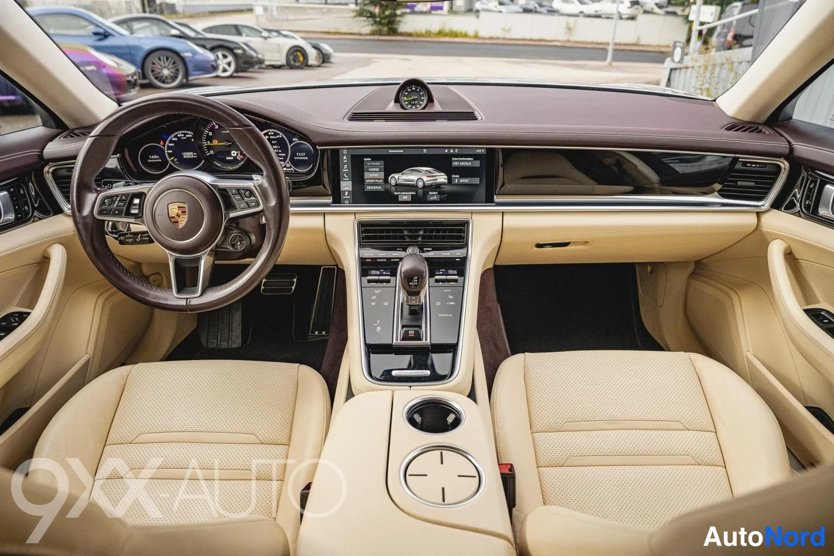 Harmaa Porsche Panamera 4 E-Hybrid 2020, ohjaamo, kuva 11
