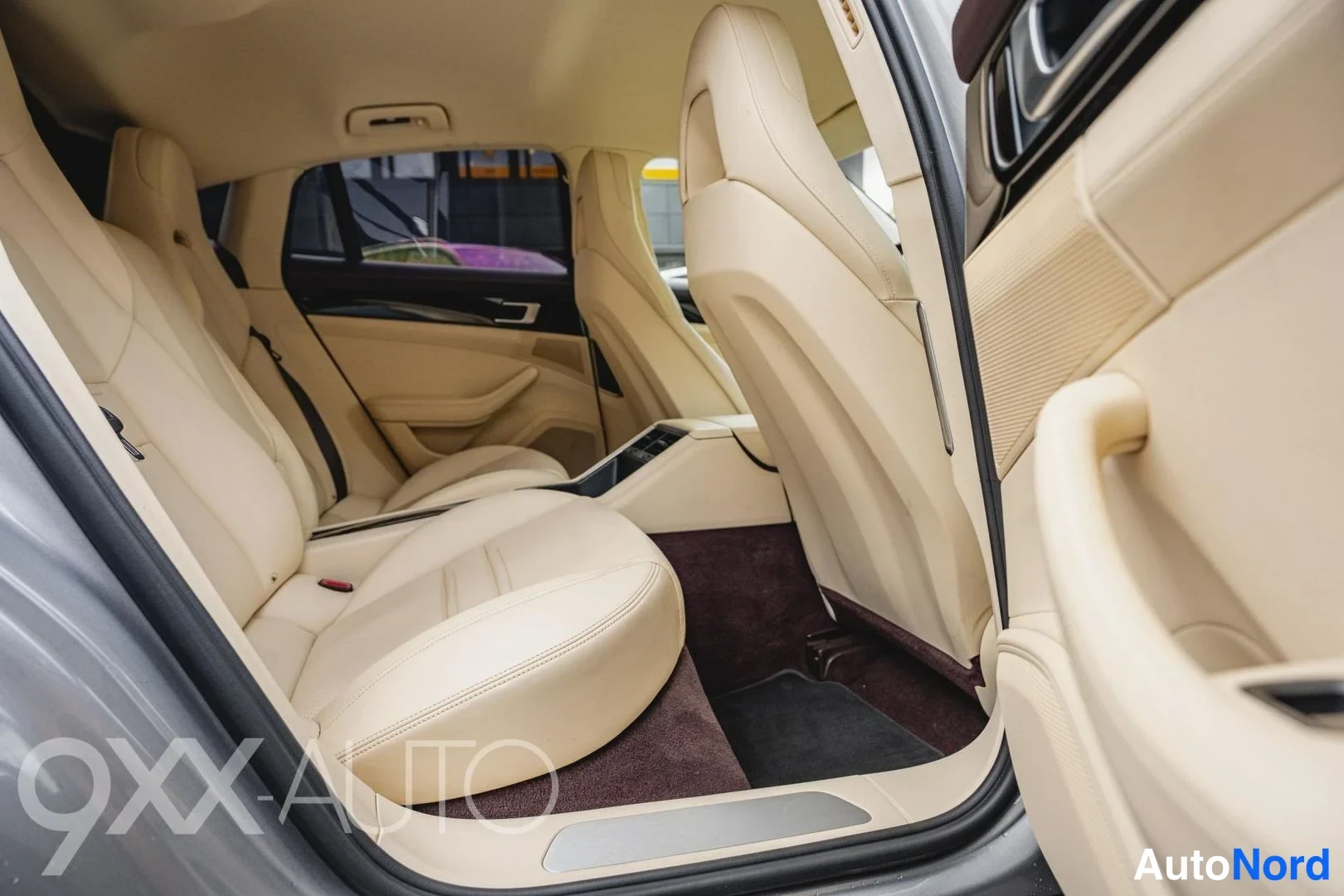 Harmaa Porsche Panamera 4 E-Hybrid 2020, takaistuimet, kuva 17