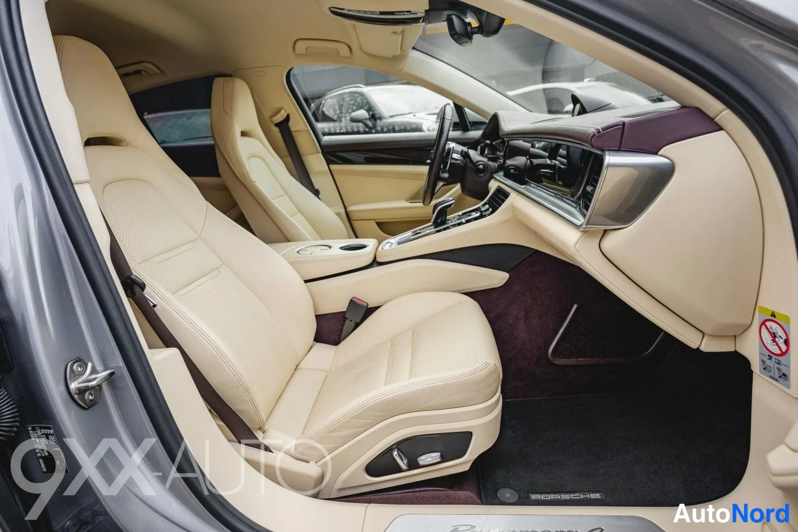 Harmaa Porsche Panamera 4 E-Hybrid 2020, etuistuimet, kuva 14