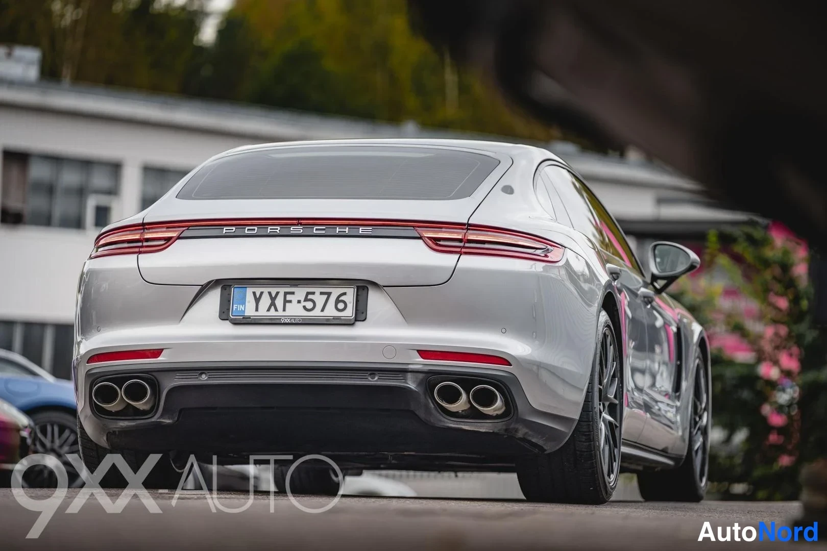 Harmaa Porsche Panamera 4 E-Hybrid 2020, takaa, kuva 10