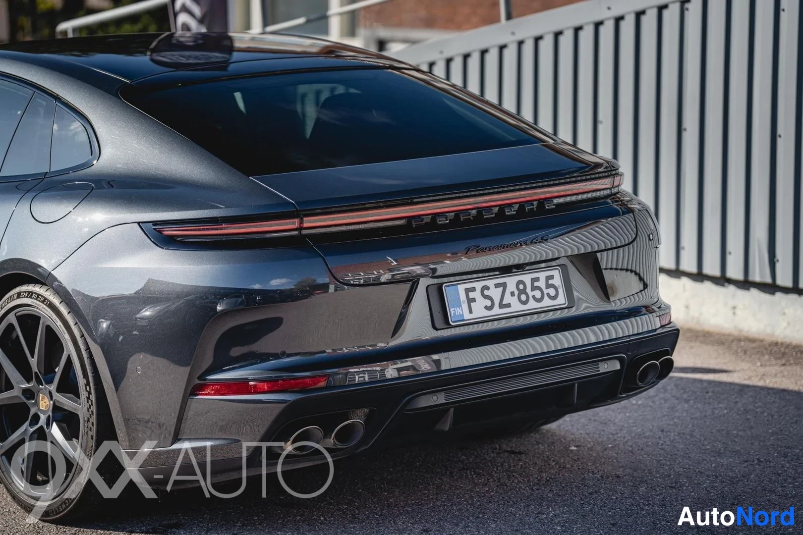 Harmaa Porsche Panamera 2024, takaviisto, kuva 11