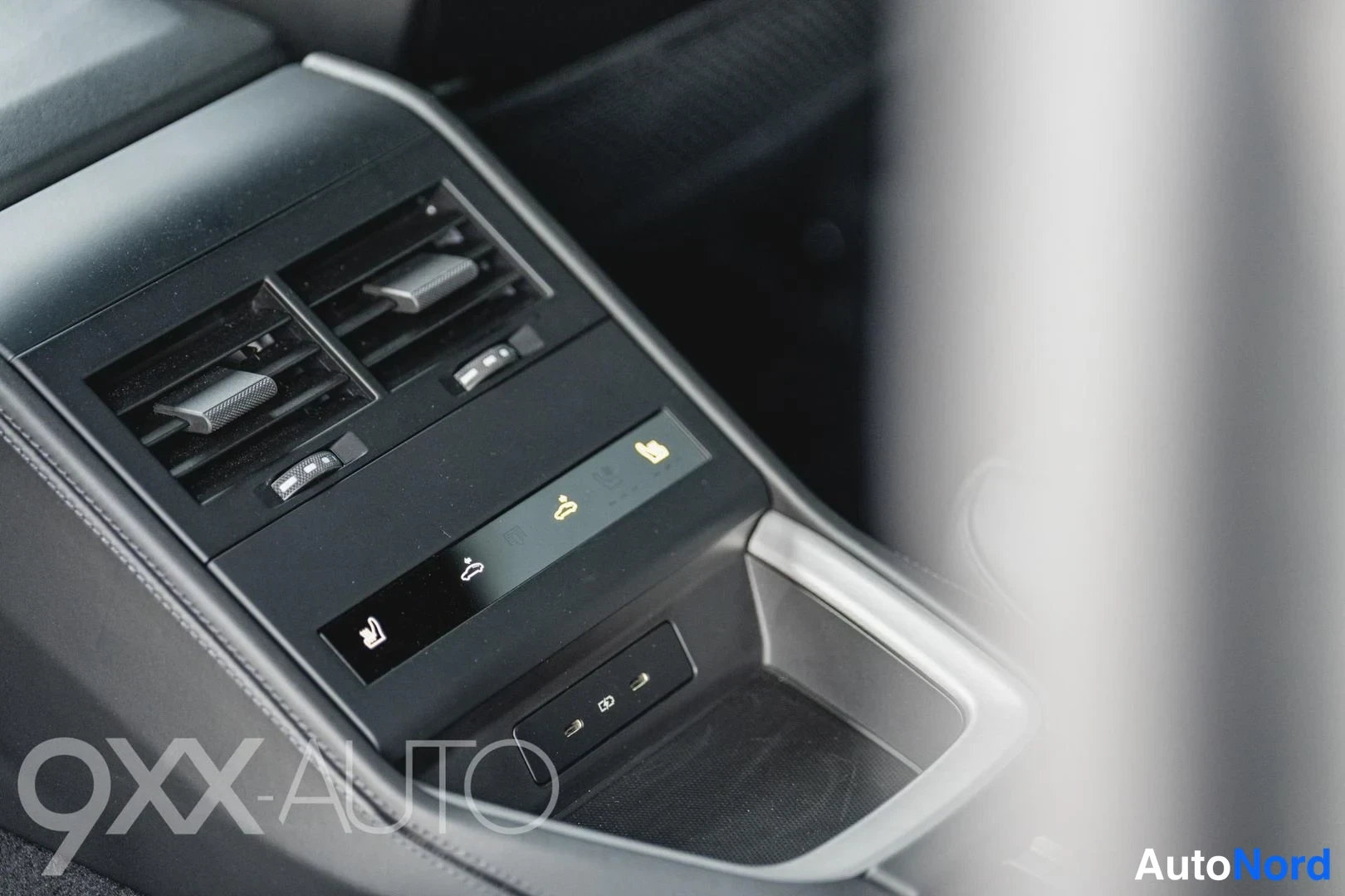 Harmaa Porsche Panamera 2024, yksityiskohta, kuva 22
