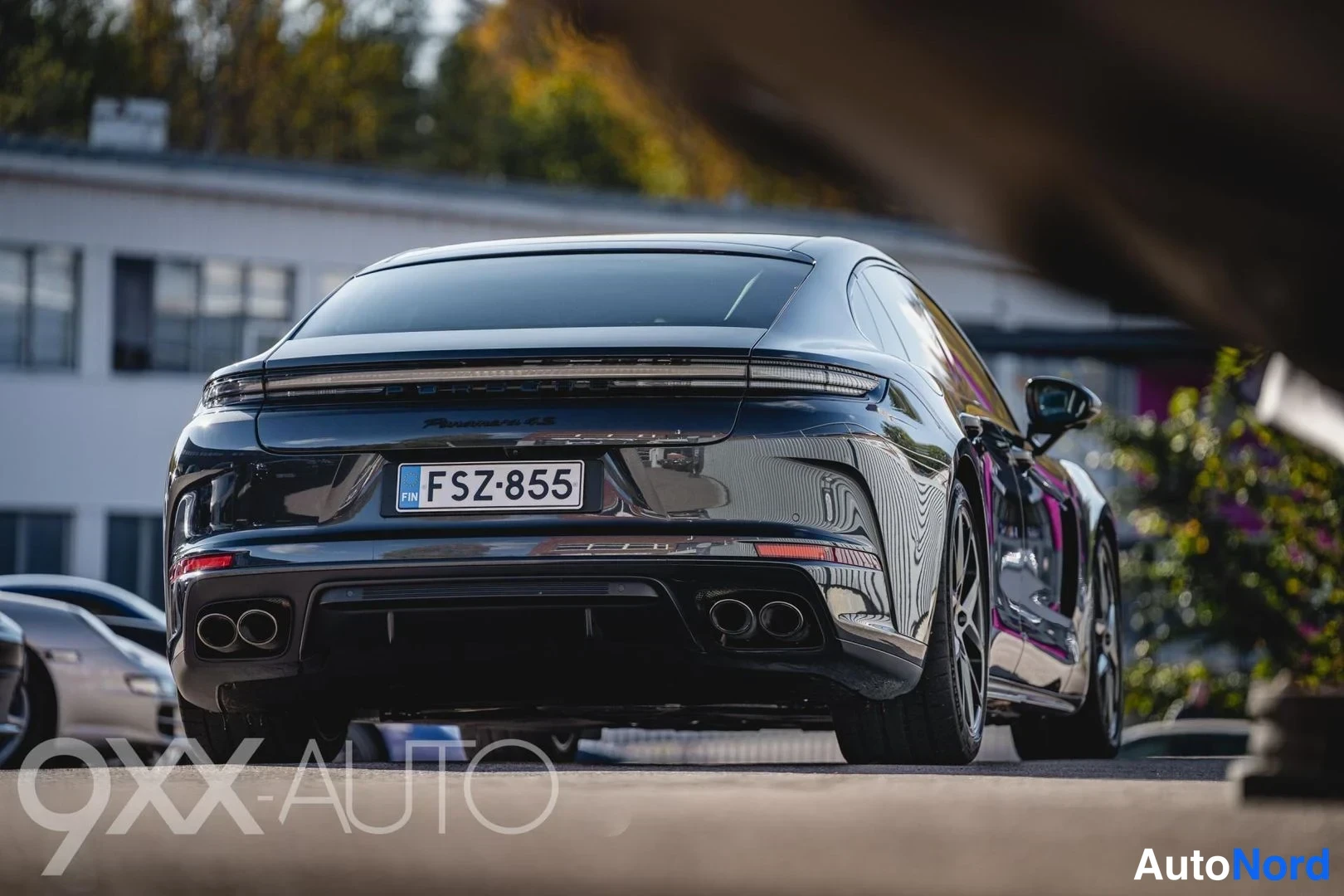 Harmaa Porsche Panamera 2024, takaviisto, kuva 10