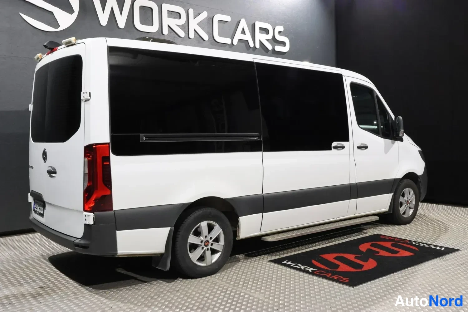 Valkoinen Mercedes-Benz Sprinter 2023, takaviisto, kuva 11