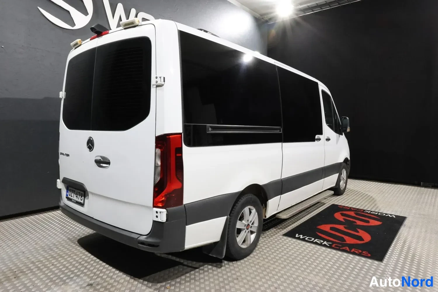 Valkoinen Mercedes-Benz Sprinter 2023, takaviisto, kuva 12