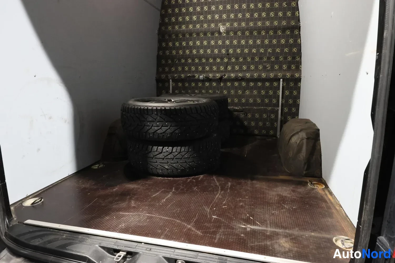 Svart Mercedes-Benz Sprinter 2019, bagageutrymme, bild 22