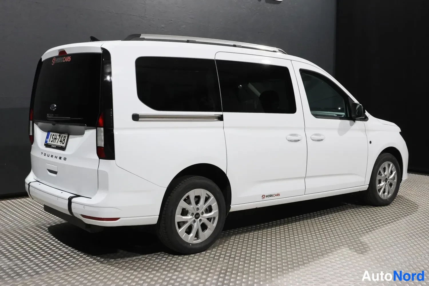 Valkoinen Ford Tourneo 2026, takaviisto, kuva 8