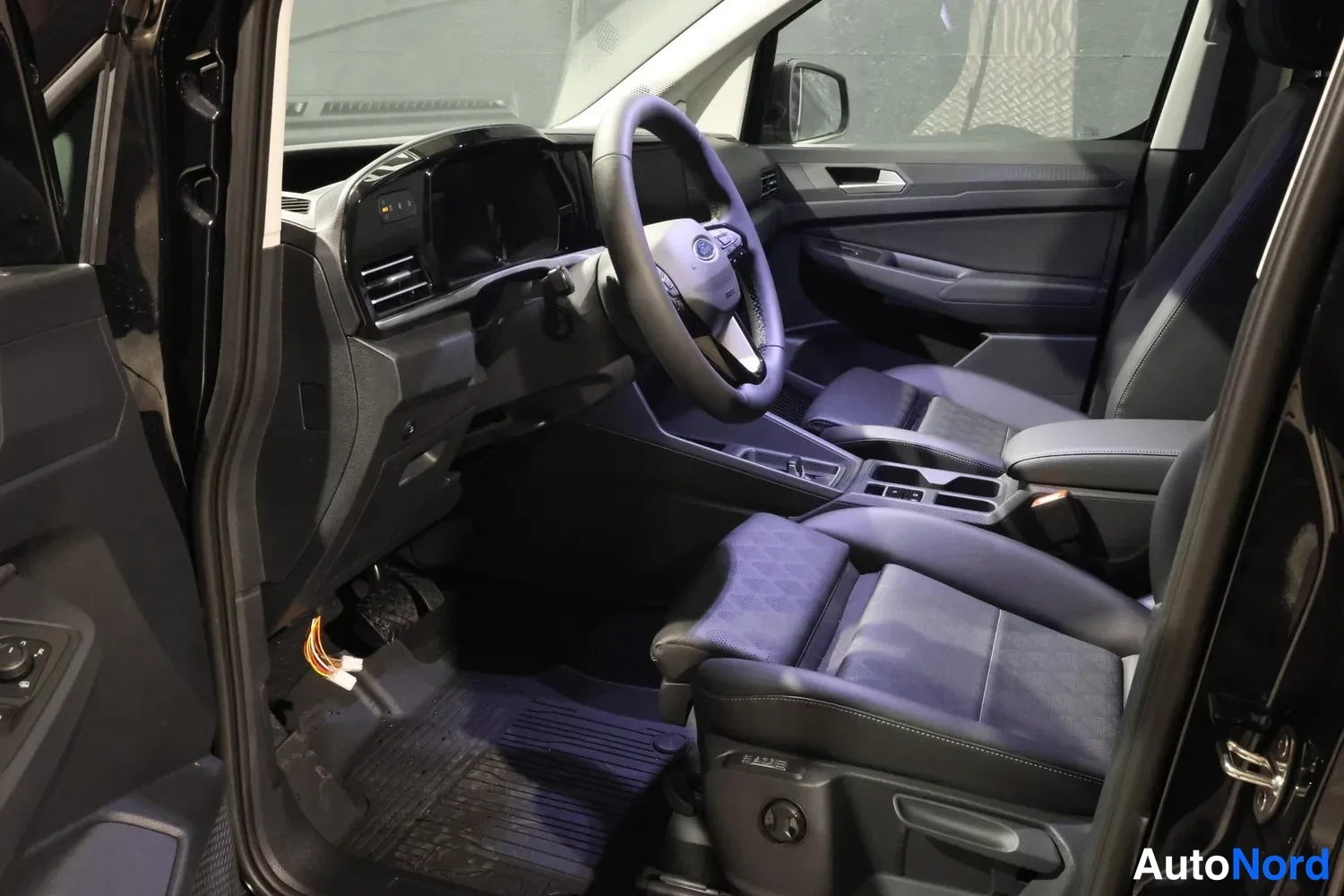 Black Volkswagen Caddy Maxi Grand Tourneo Connect 2026, cockpit, photo 12
