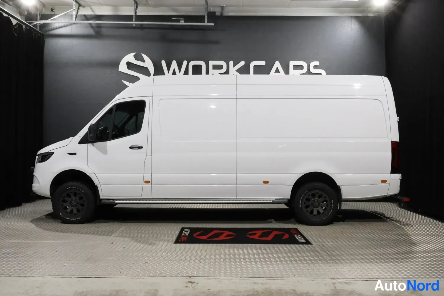 Valkoinen Mercedes-Benz Sprinter 2022, sivulta, kuva 5