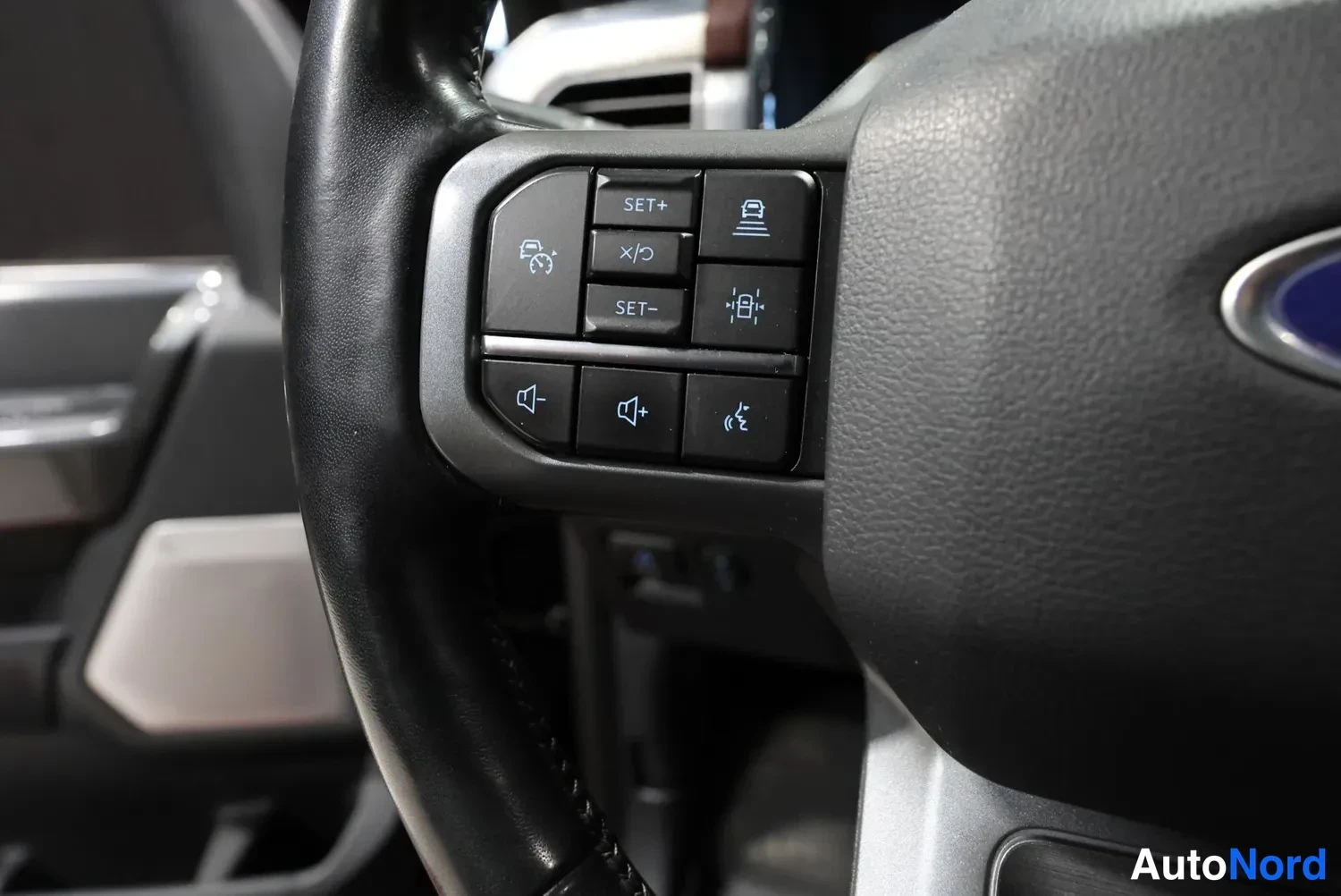 Musta Ford F150 2021, yksityiskohta, kuva 21