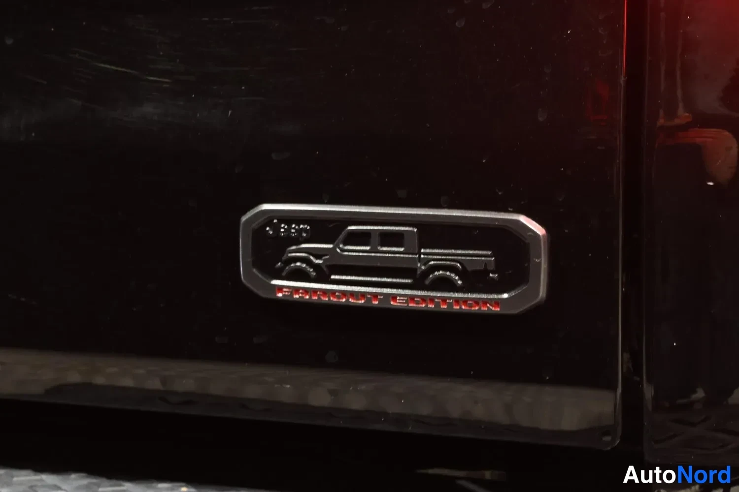 Musta Jeep Gladiator 2024, yksityiskohta, kuva 31