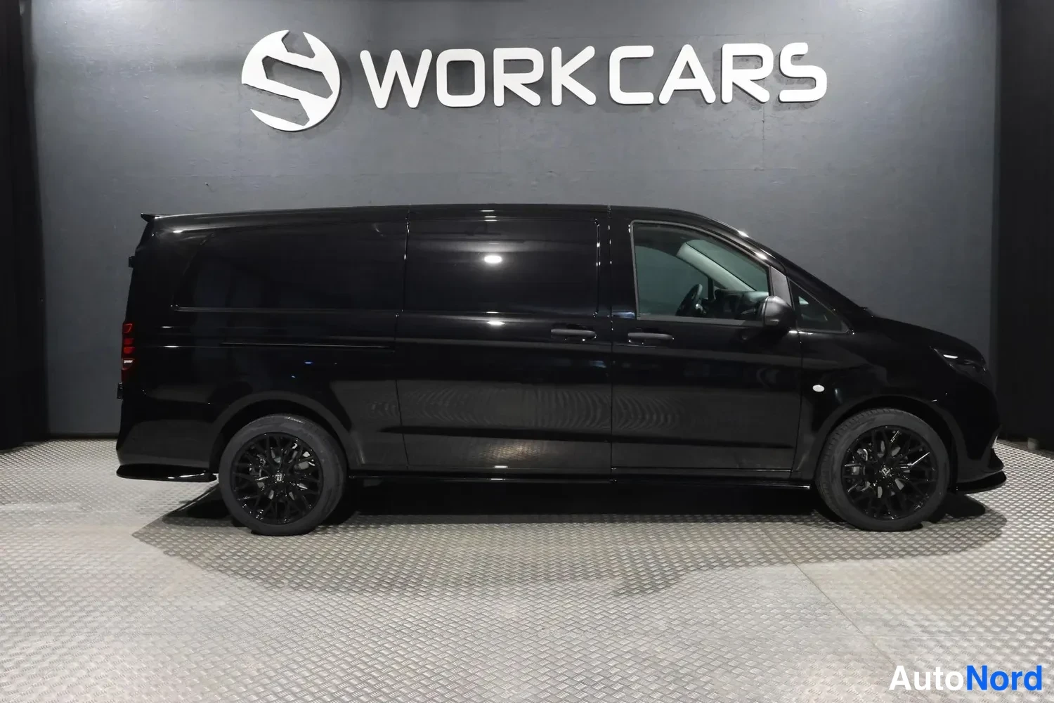 Musta Mercedes-Benz Vito Facelift 2026, sivulta, kuva 5