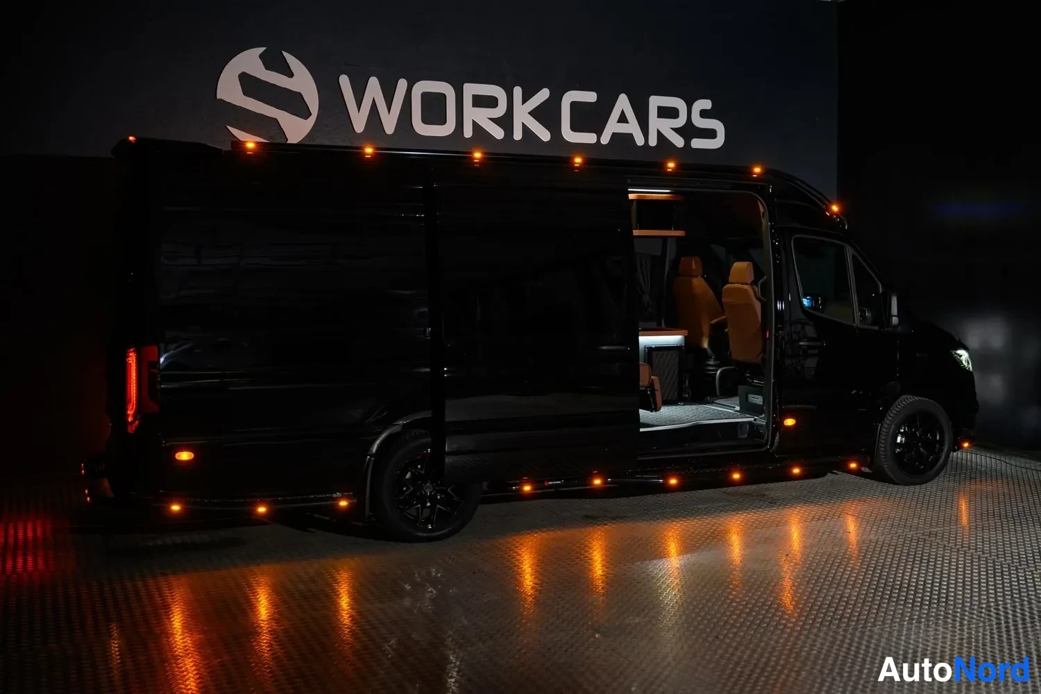 Musta Mercedes-Benz Sprinter 2026, takaviisto, kuva 10