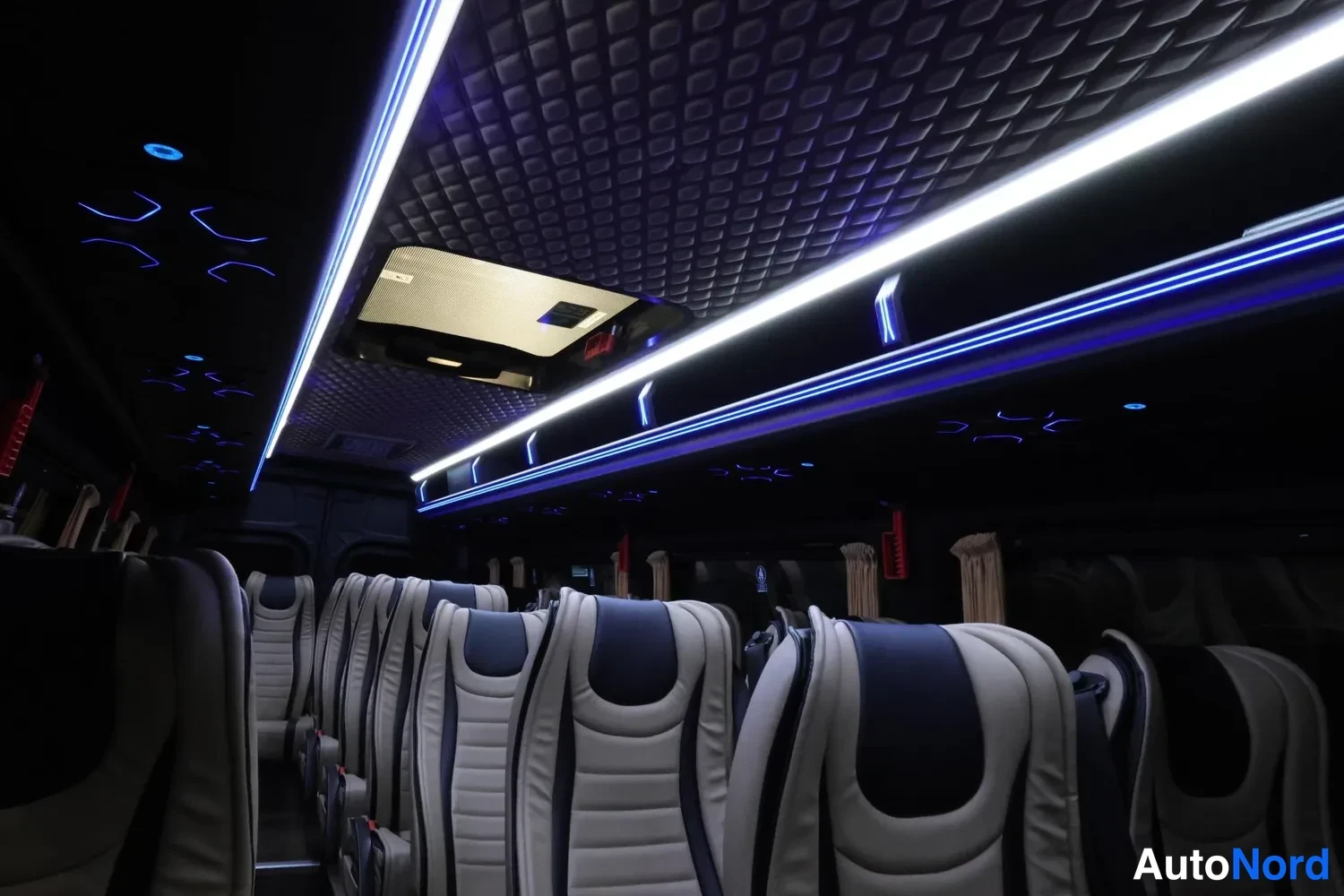 Musta Mercedes-Benz Sprinter 519 CDI 2024, takaistuimet, kuva 20