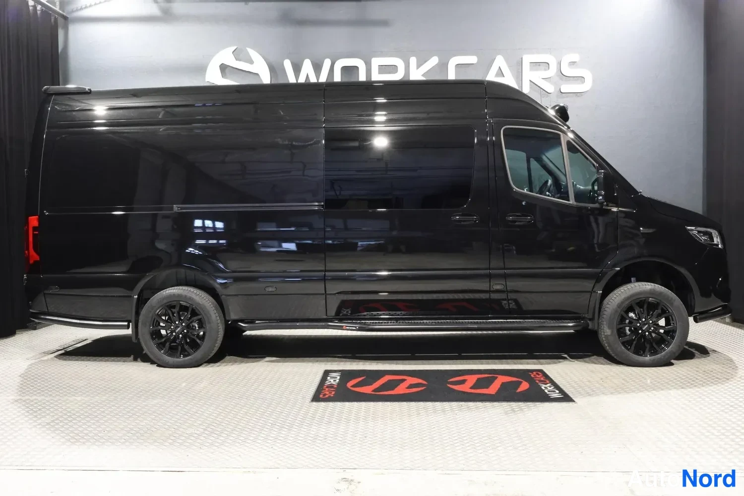 Musta Mercedes-Benz Sprinter 319 CDI 2026, sivulta, kuva 7
