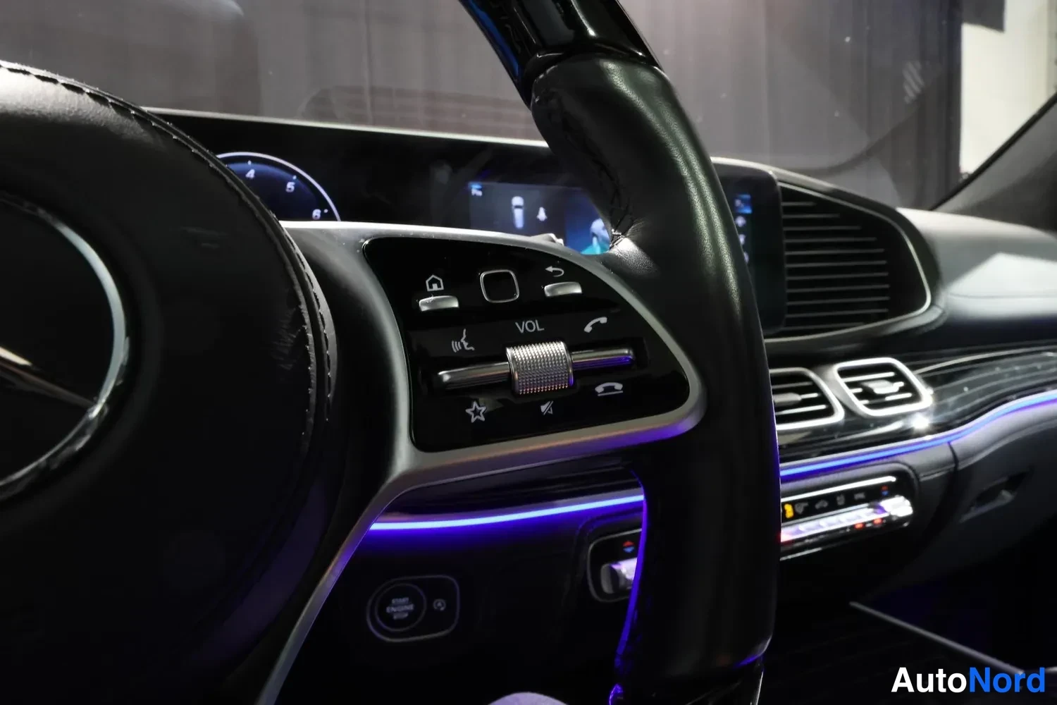Musta Mercedes-Benz GLS 2023, yksityiskohta, kuva 22
