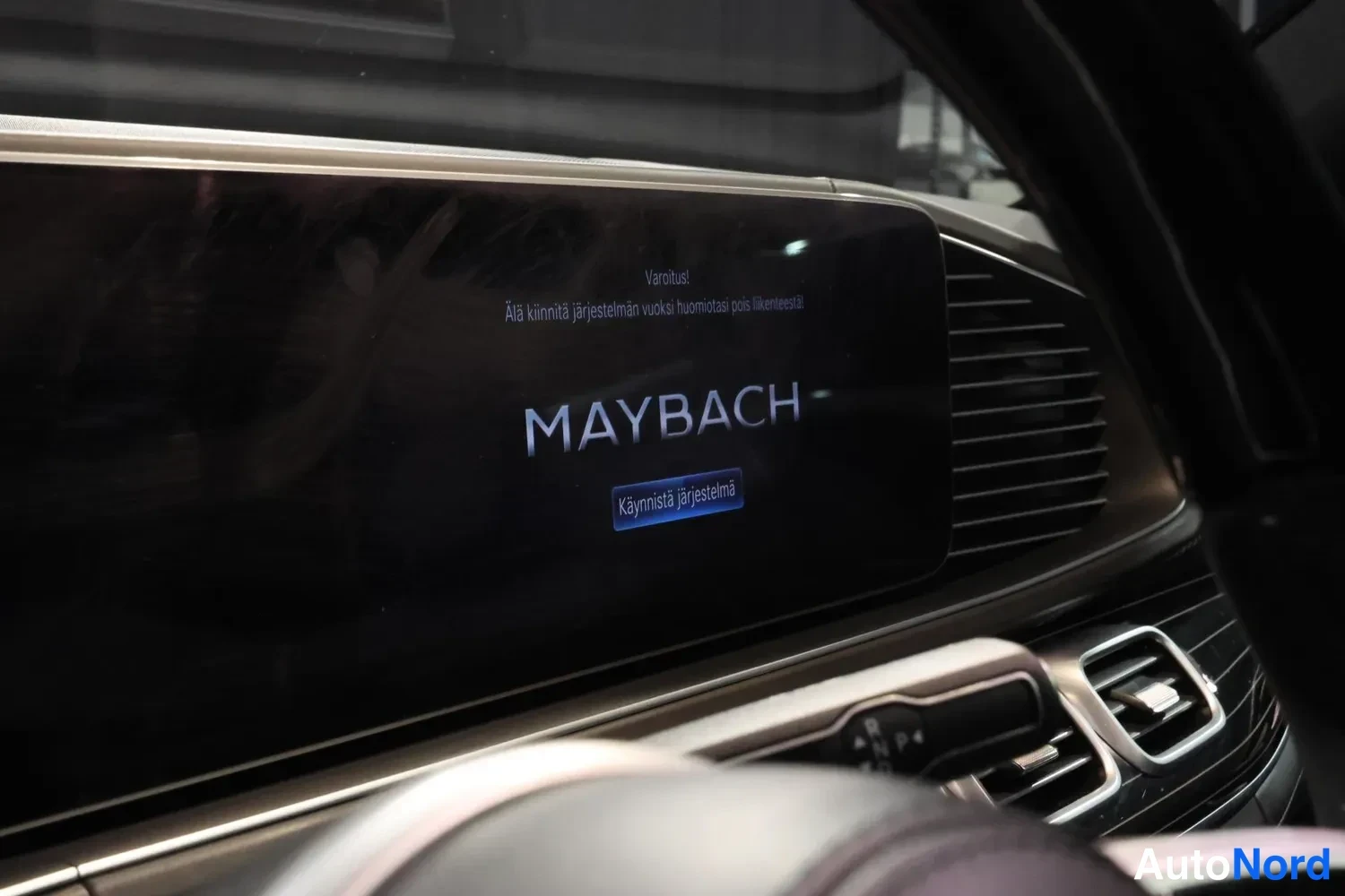 Musta Mercedes-Benz GLS 2023, yksityiskohta, kuva 23
