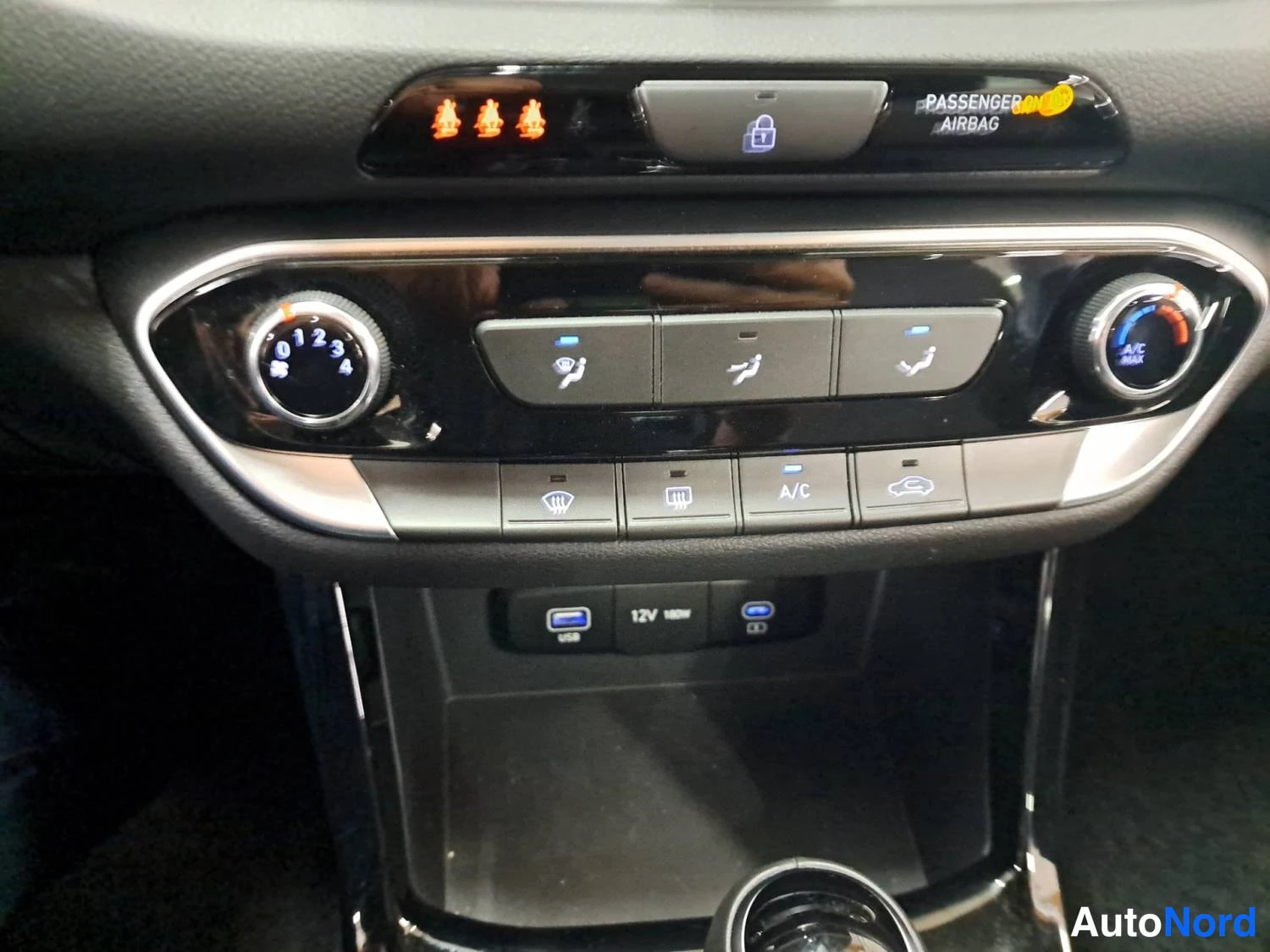 Punainen Hyundai I30 2025, yksityiskohta, kuva 19
