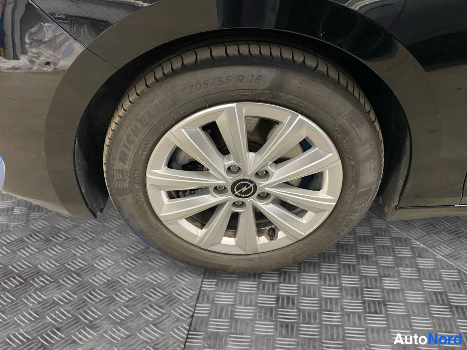Musta Opel Astra 2024, yksityiskohta, kuva 16