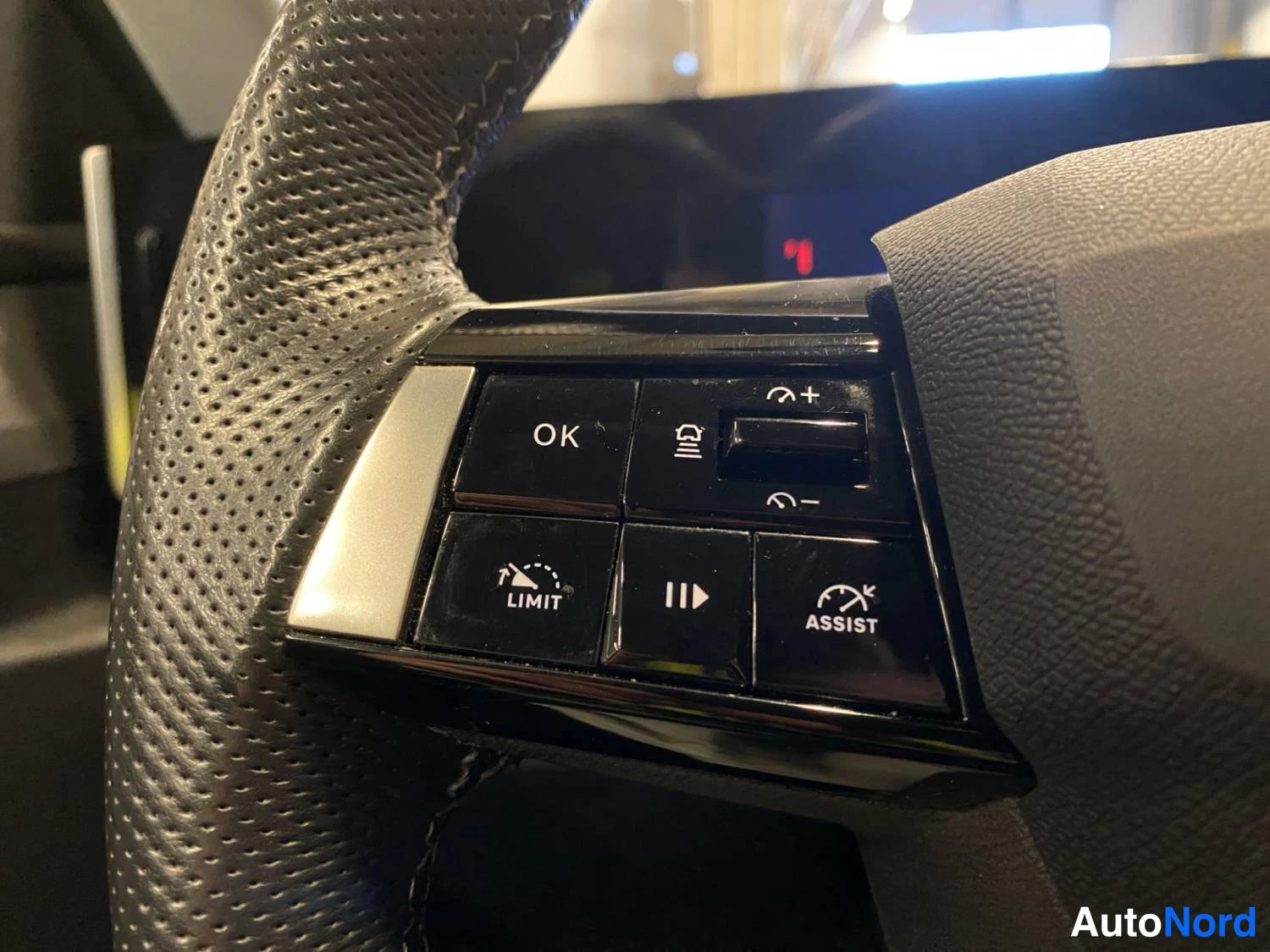 Musta Opel Astra 2024, yksityiskohta, kuva 20