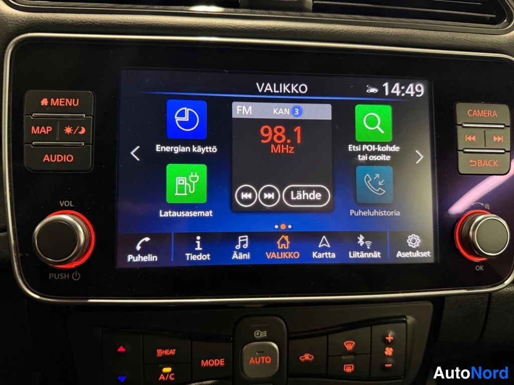 Harmaa Nissan Leaf 2022, ohjaamo, kuva 14