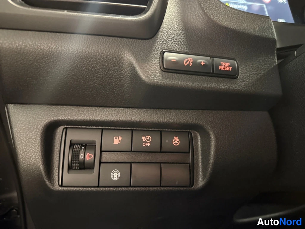 Harmaa Nissan Leaf 2022, yksityiskohta, kuva 23