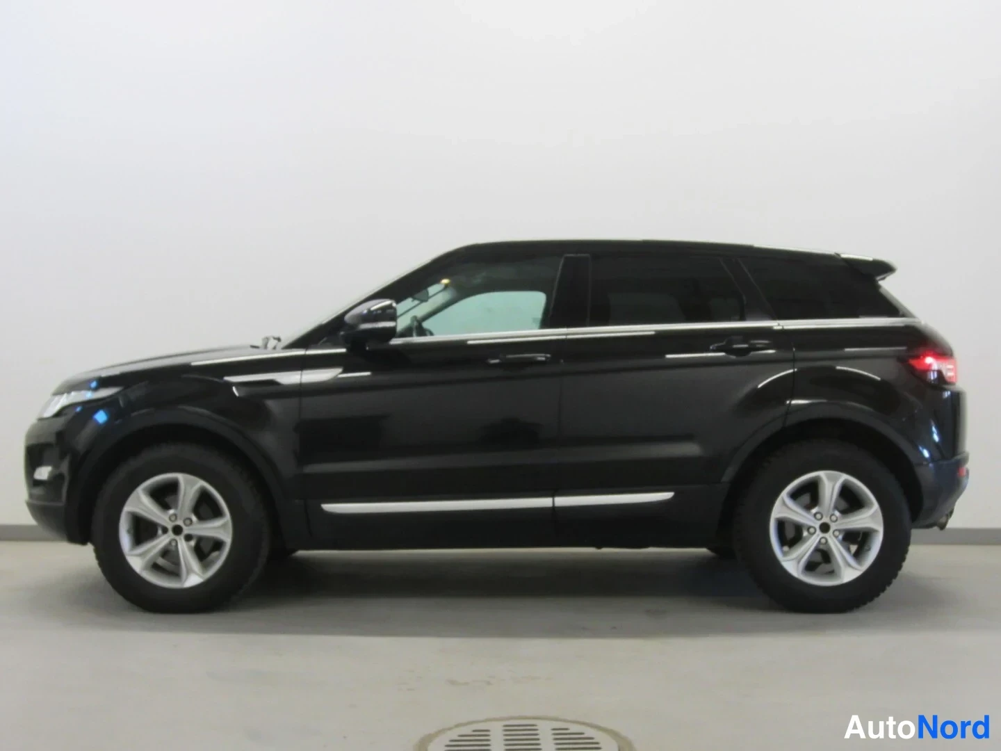 Musta Land Rover Range Rover Evoque 2012, sivulta, kuva 4