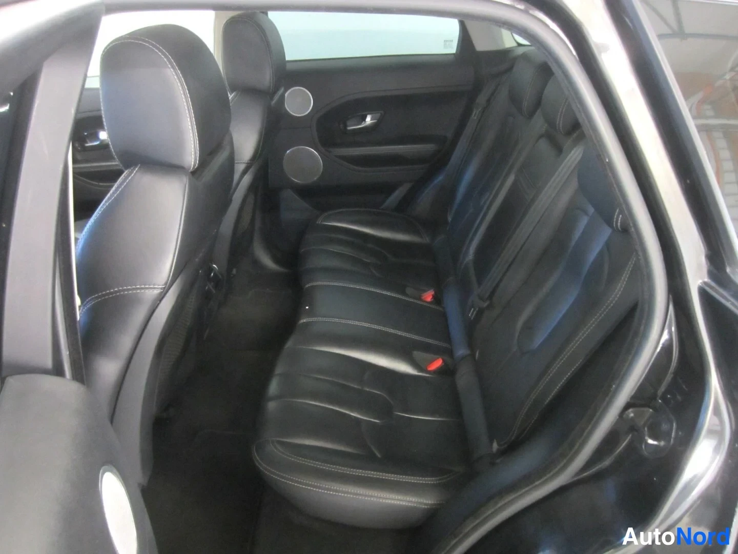 Musta Land Rover Range Rover Evoque 2012, takaistuimet, kuva 13