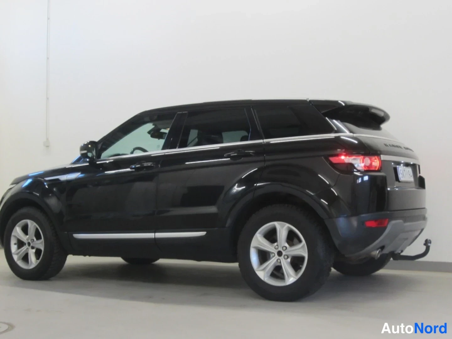 Musta Land Rover Range Rover Evoque 2012, takaviisto, kuva 6
