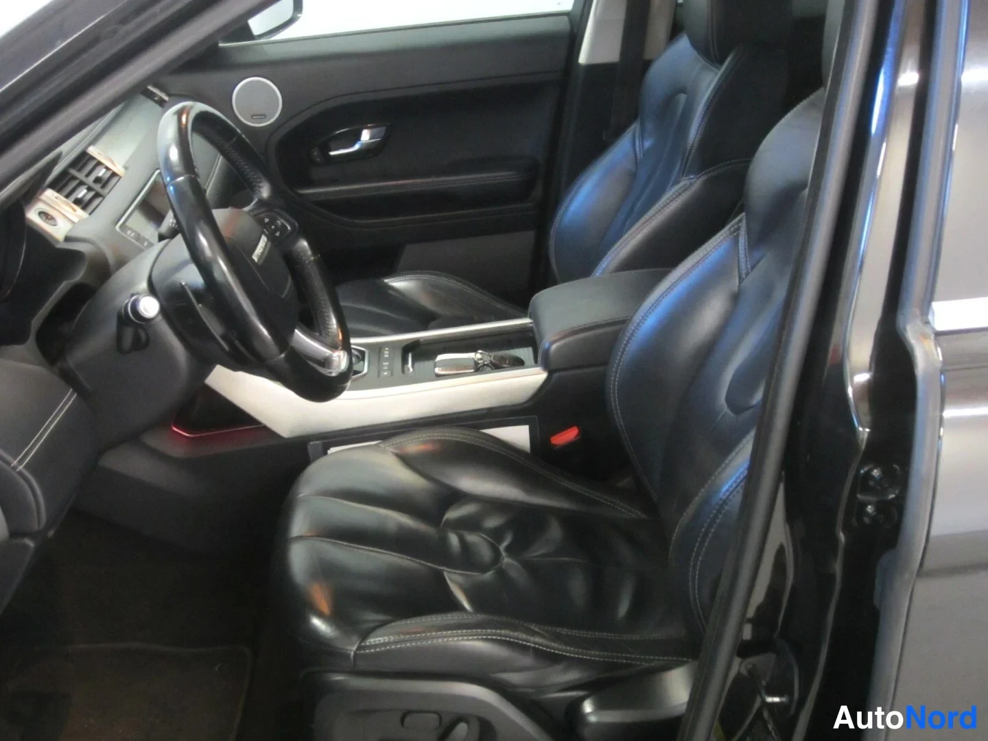 Musta Land Rover Range Rover Evoque 2012, etuistuimet, kuva 12