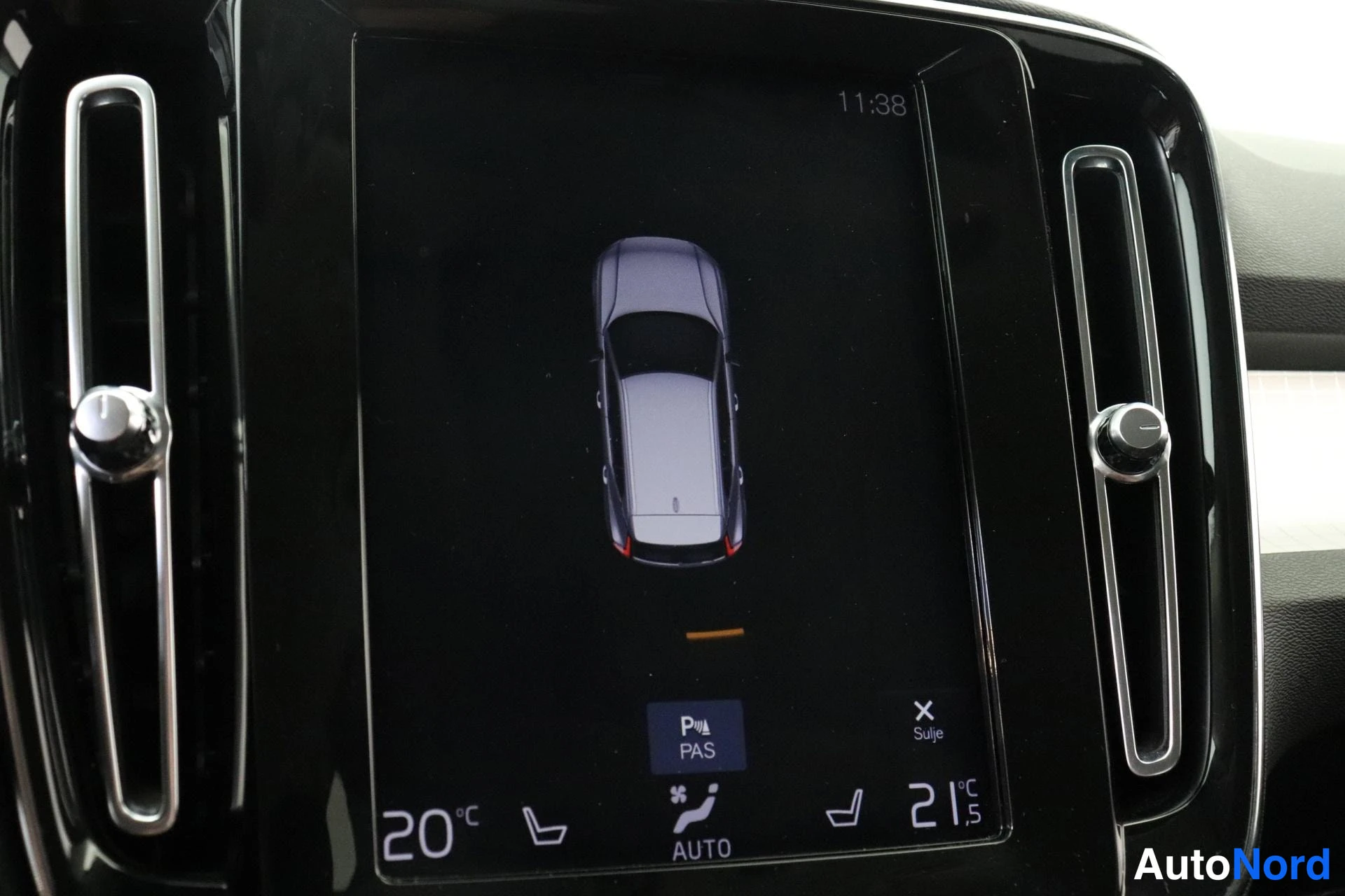 Valkoinen Volvo XC40 2019, yksityiskohta, kuva 14