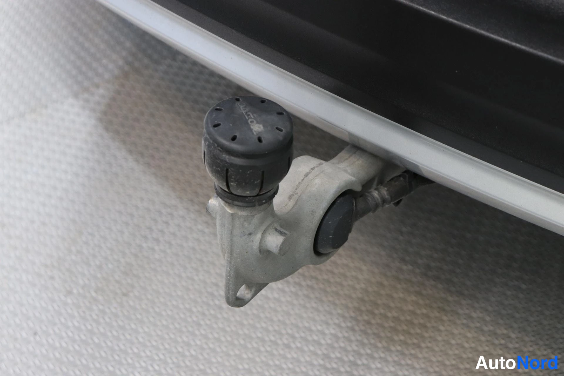 Valkoinen Volvo XC40 2019, yksityiskohta, kuva 15